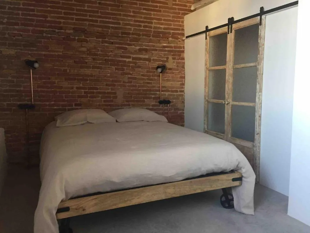 Cosy & Bright Apartment Near Ramblas Barcelona