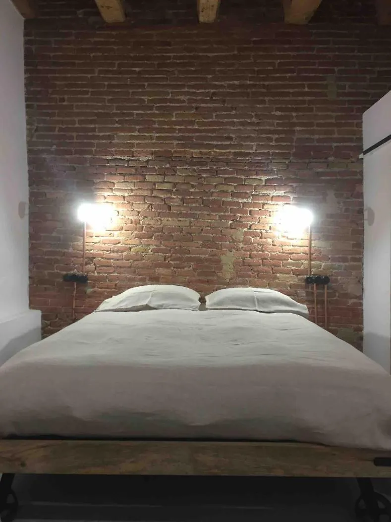 Cosy & Bright Apartment Near Ramblas Barcelona